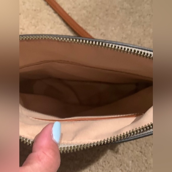 Cute little bee purse - Picture 3 of 3